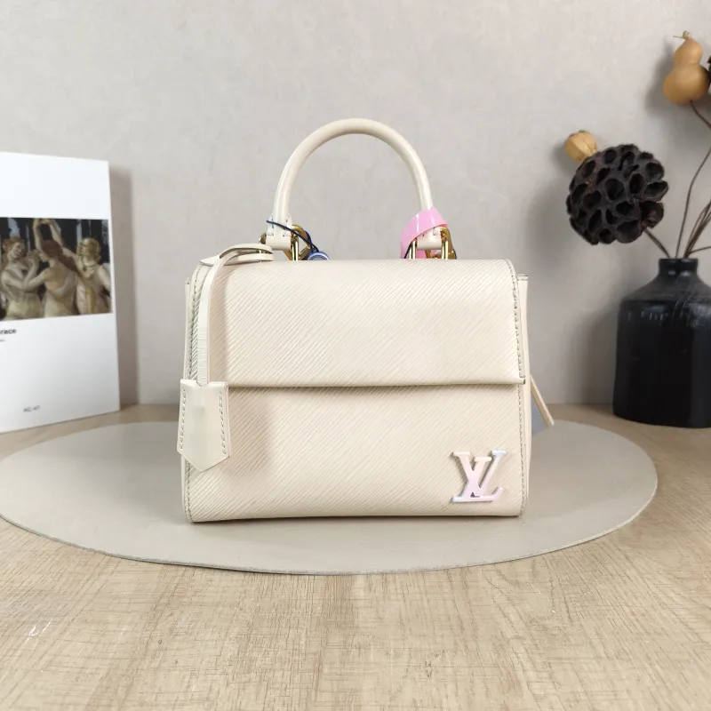 Louis Vuitton Crossbody Bag CLUNY White Epi Embossed Calfskin Mini 20 × 7.5 × 16 cm
