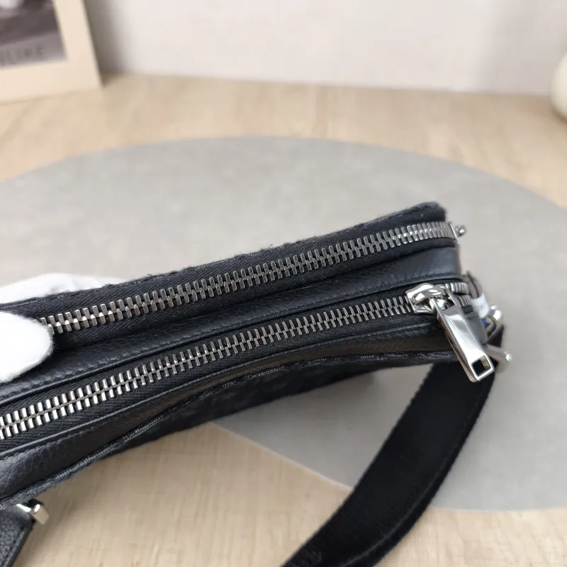 DIOR Shoulder Bag oblique Shoulder Bag Black Monogram Canvas 17 × 5 × 12 cm — detail view 10 of 10
