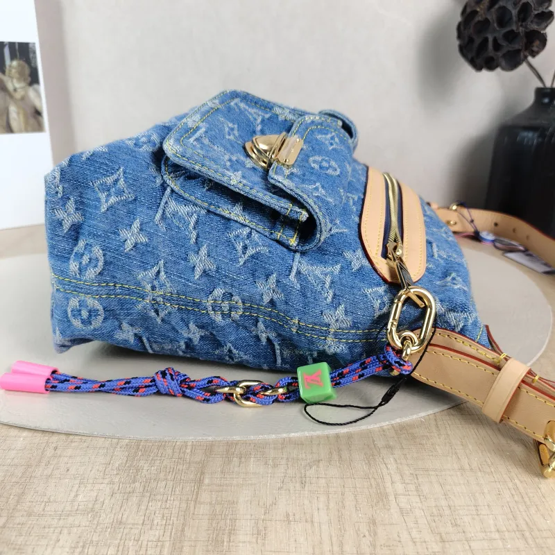 Louis Vuitton Shoulder Bag Baggy hobo Shoulder Bag Blue One Size 30 × 13 × 22 cm — detail view 7 of 10