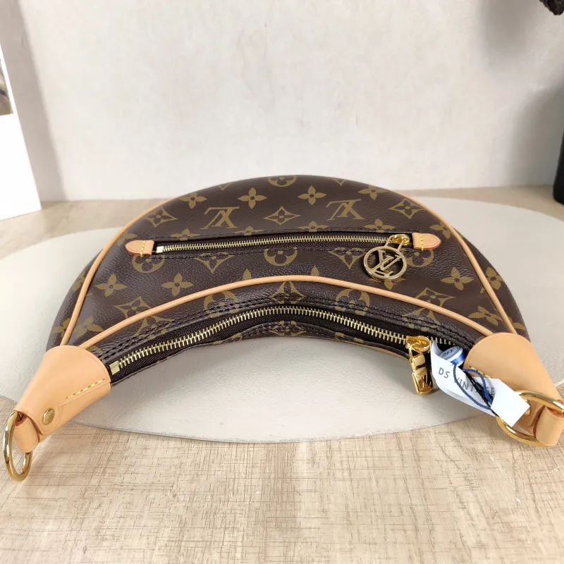 Louis Vuitton Crossbody Bag Loop Monogram PVC Small 23 × 6 × 13 cm — detail view 10 of 10