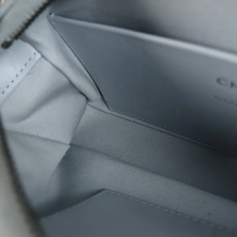 Chanel Crossbody Bag Blue Grained Calfskin 21 × 5.5 × 12 cm — detail view 6 of 13