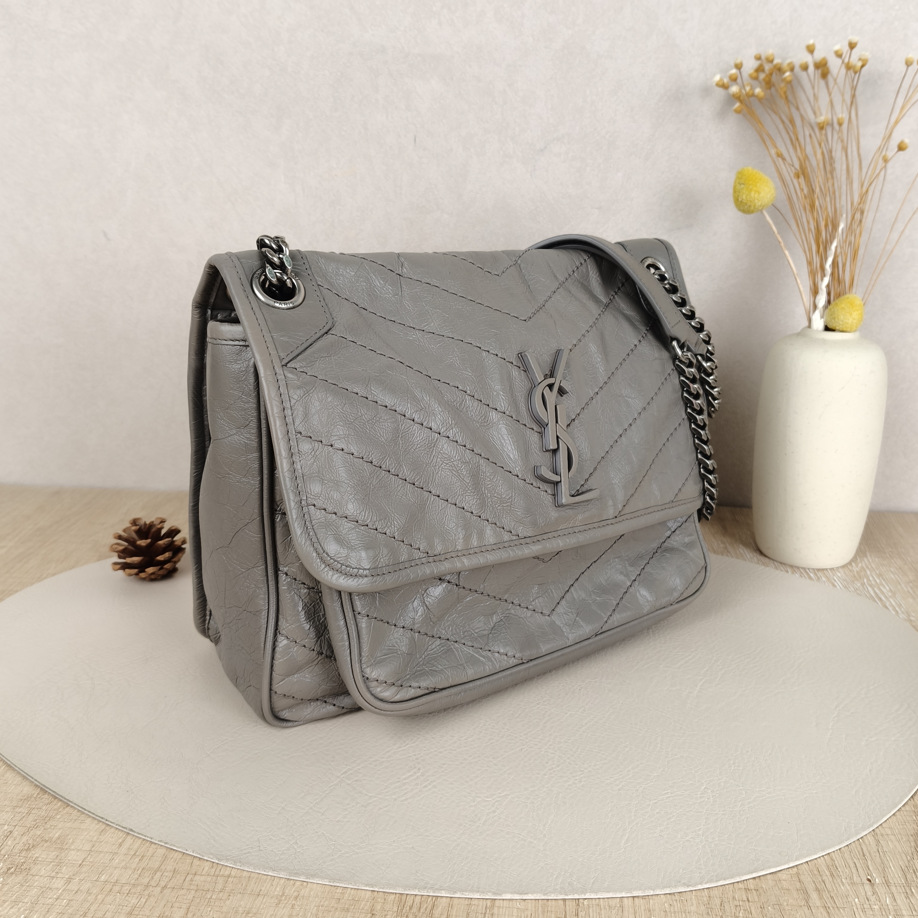 SAINT LAURENT niki Medium Grey Calfskin · 28 × 8.5 × 20 cm — cover view 7 of 8