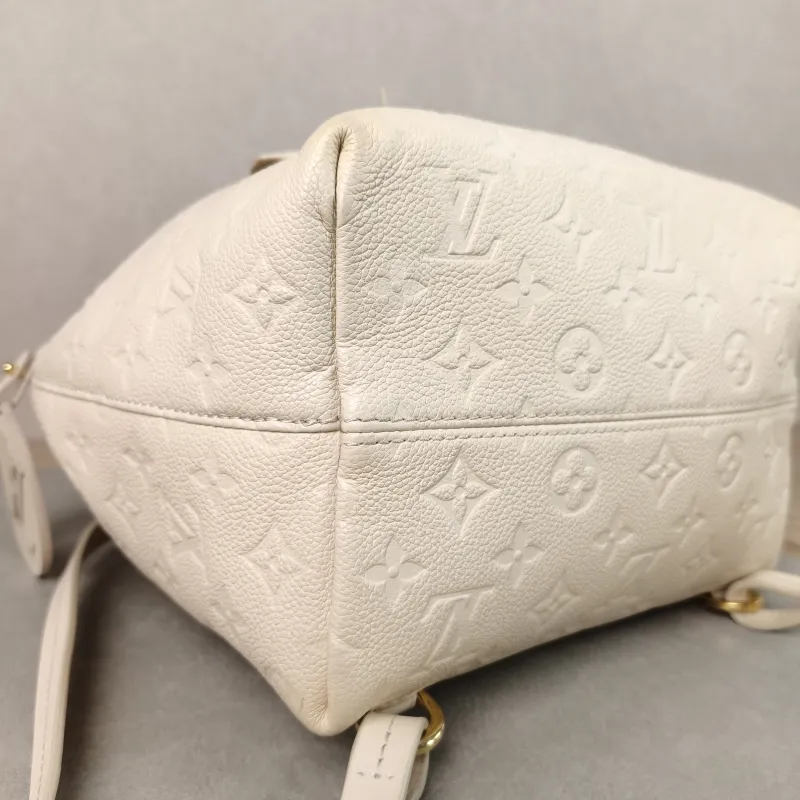 Louis Vuitton Backpack Montsouris Backpack White Calfskin Small 23 × 15 × 27 cm — detail view 9 of 14