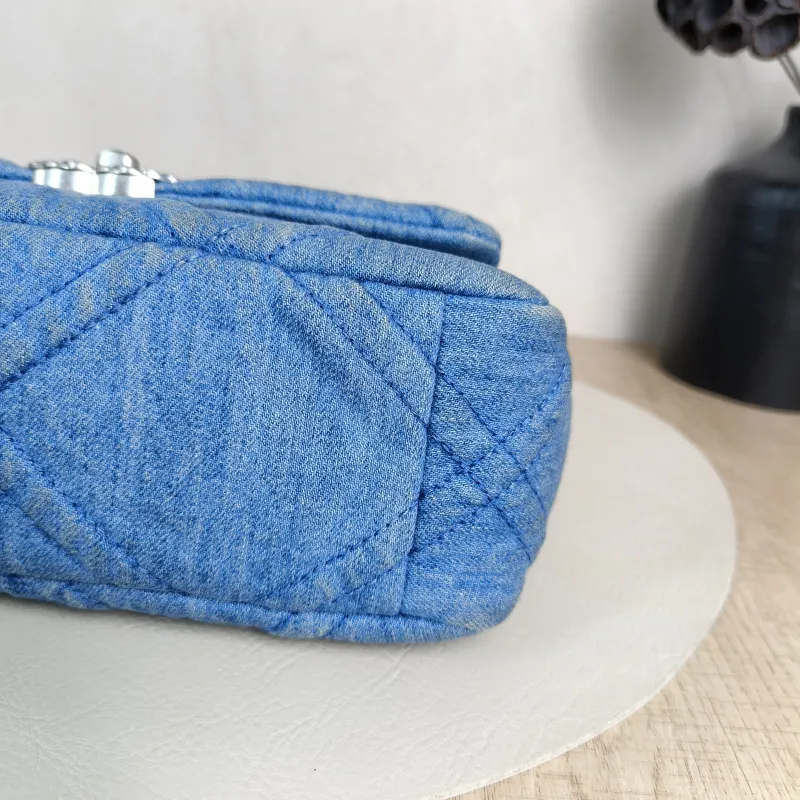 Chanel Crossbody Bag22p 19bag Small26 × 9 × 16 cm — detail view 1 of 15
