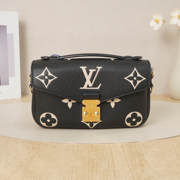 Louis Vuitton Messenger Bag Small Black Calfskin Microchip Edition · Two Straps · 21.5 × 6 × 13.5 cm