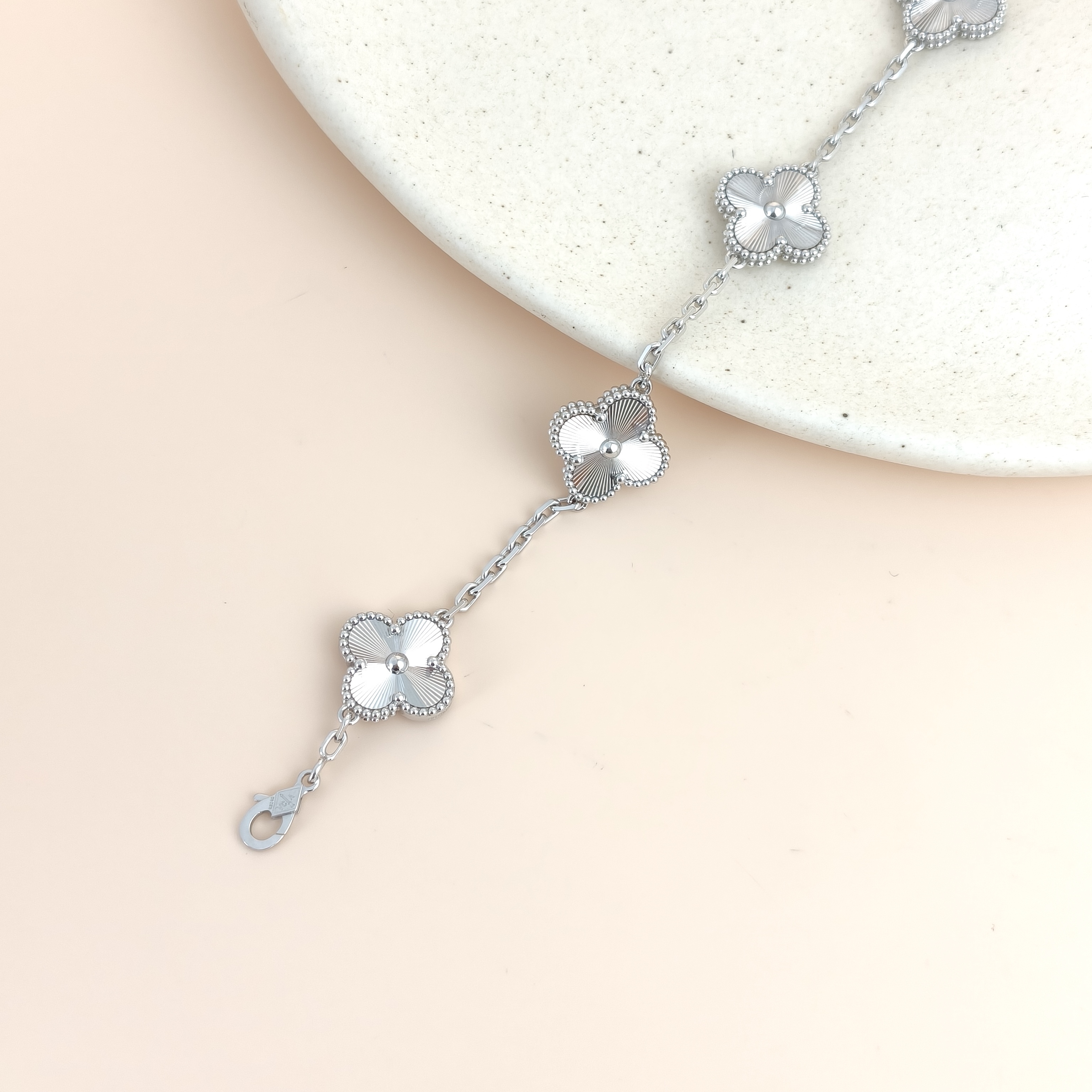 Van Cleef & Arpels Bracelet Alhambra Alhambra Collection Five-Motif Bracelet White Gold 18KW hite Gold Vintage Small19cm — cover view 6 of 9