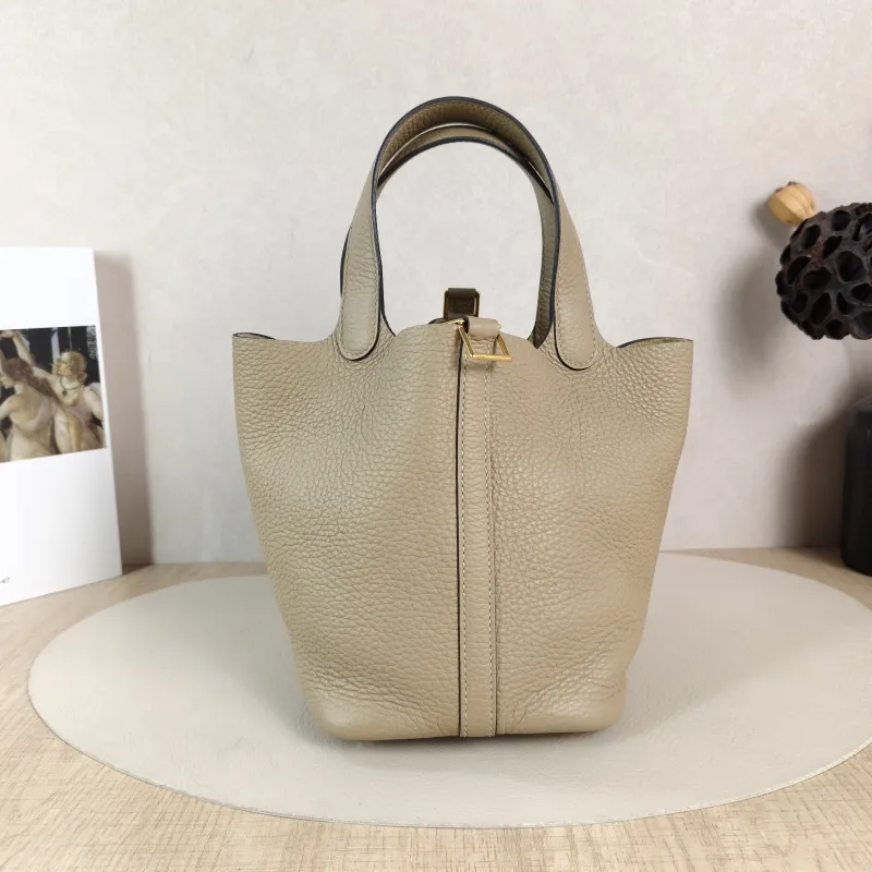 Hermès Top Handle Bag Picotin Lock 18 18 S2 TC Calfskin Small 18 × 13 × 18 cm B