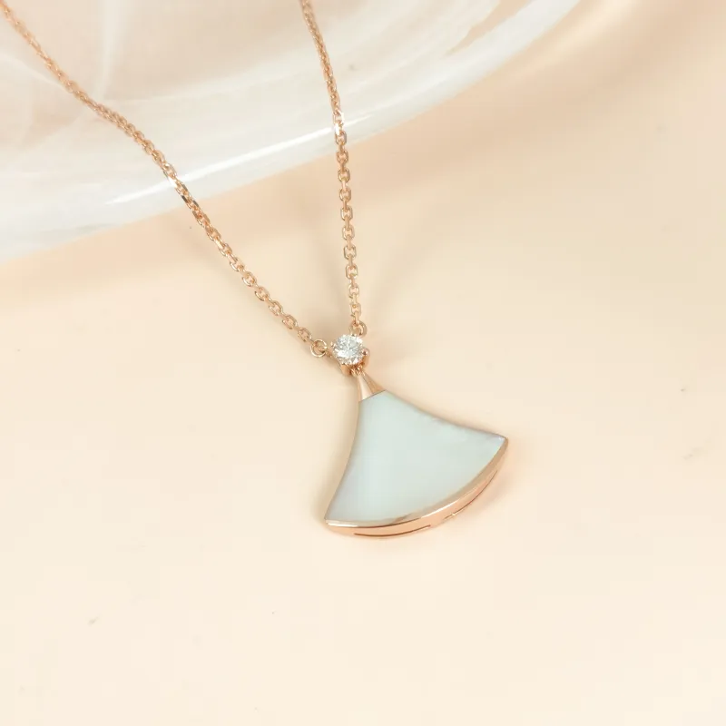 Bvlgari Necklace DIVAS’ DREAM Collection Pearl White Mother-of-Pearl 18KR ose Gold Diamond One Size 2*41-43 — cover view 5 of 10
