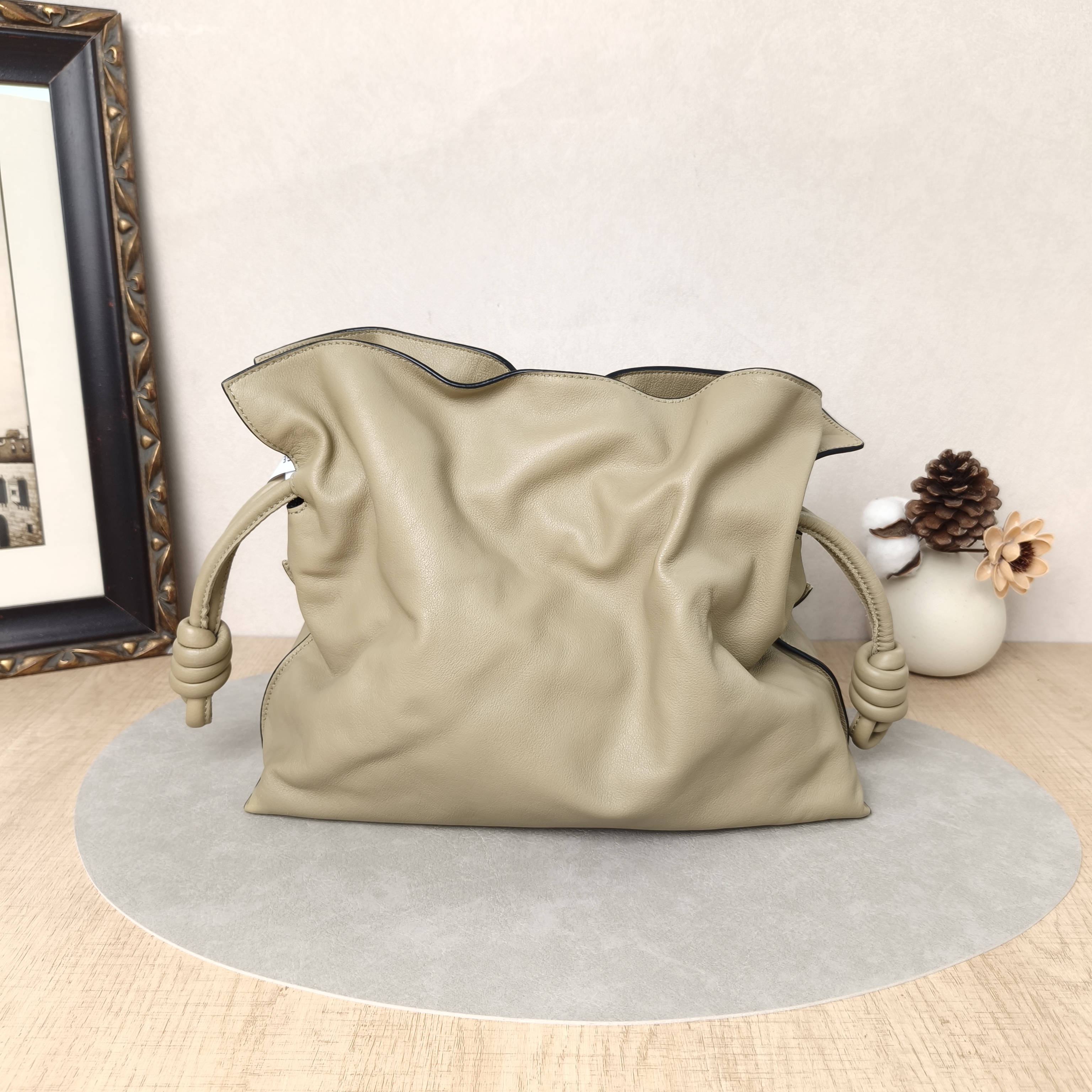 LOEWE Crossbody Bag Flamenco Beige Calfskin Medium30 × 10.5 × 24.5 cm — cover view 2 of 6
