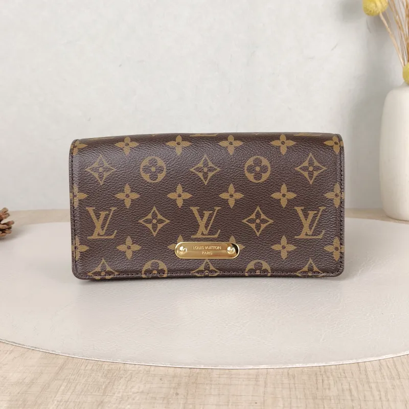 Louis Vuitton Crossbody Bag LILY Chain Bagwoc Monogram PVC One Size 21 × 3.5 × 10.5 cm