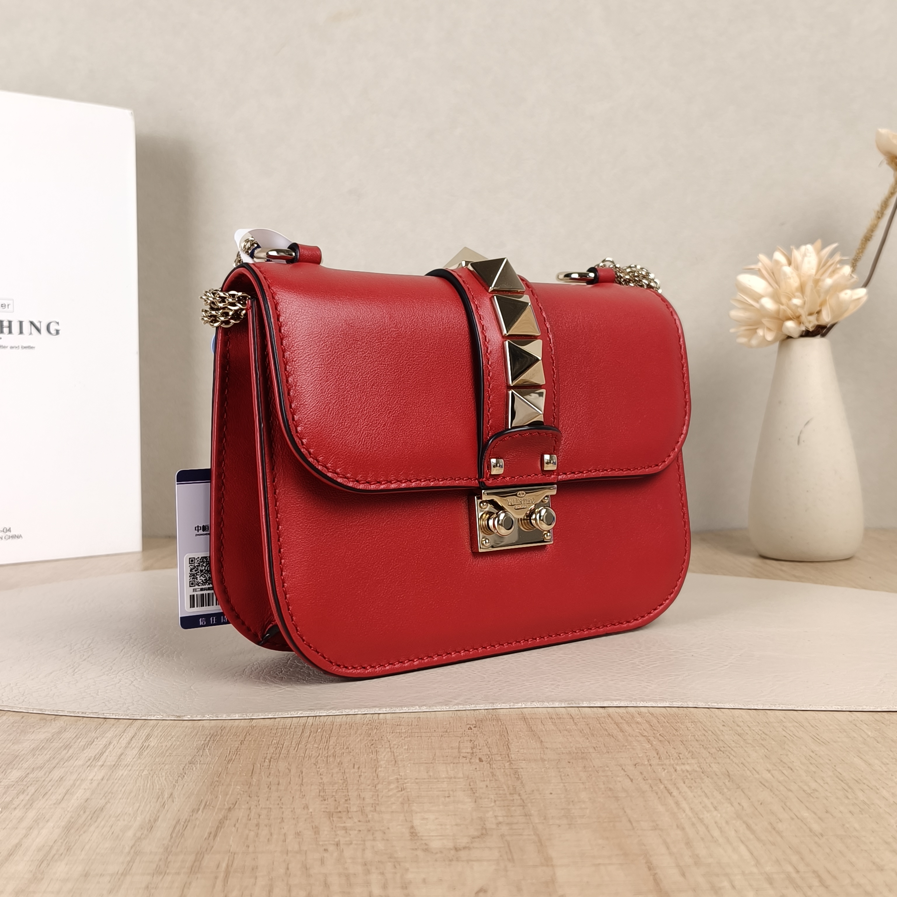 Valentino Shoulder Bag Shoulder Bag Red Calfskin20 × 5.5 × 13 cm — cover view 3 of 5