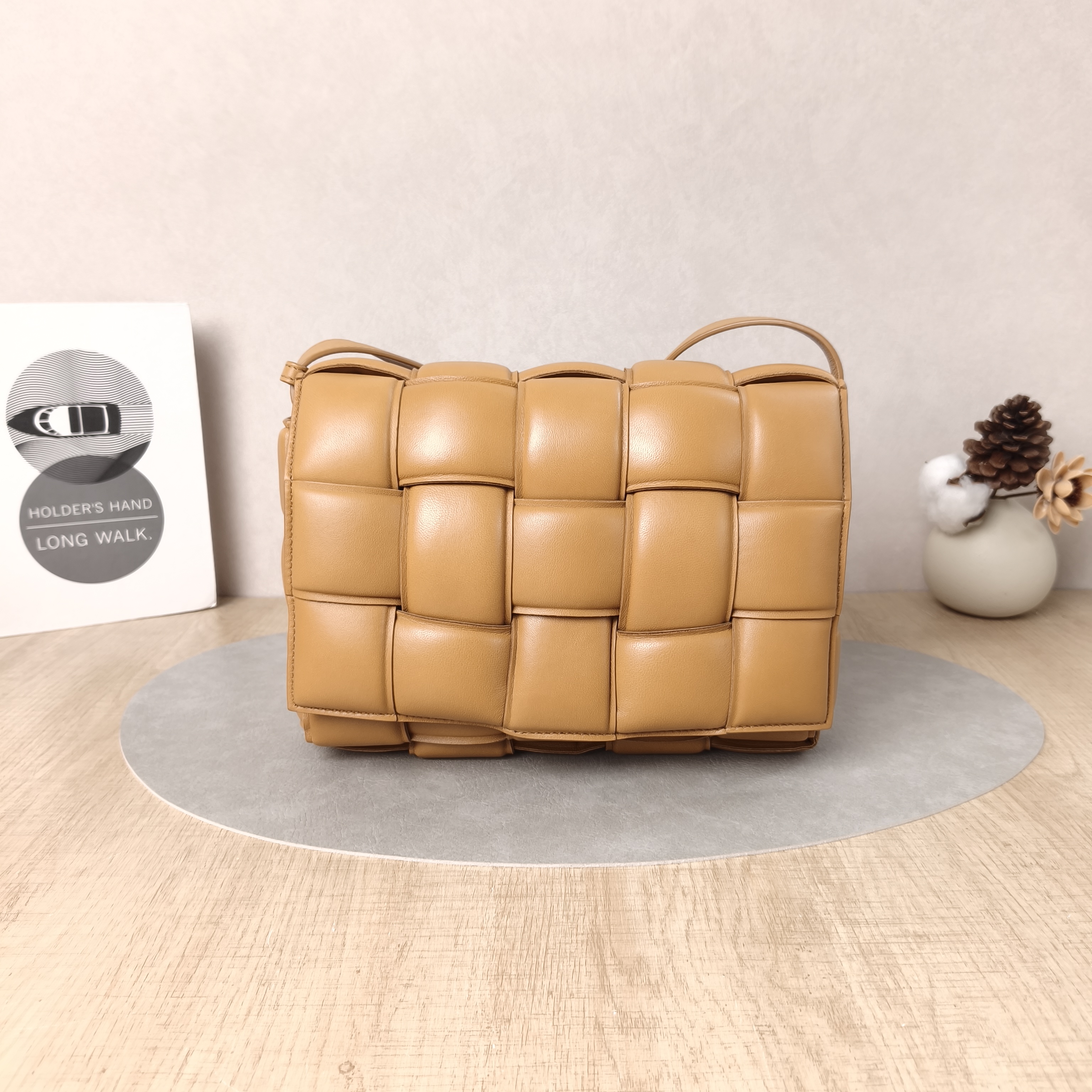 Bottega Veneta Crossbody Bag Padded Cassette Woven Brown Lambskin Medium26 × 8 × 18 cm