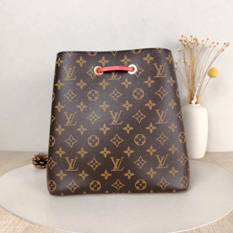 Louis Vuitton Shoulder Bag NÉONOÉ Bucket Bag PVC Medium 26 × 17.5 × 26 cm — cover view 5 of 5