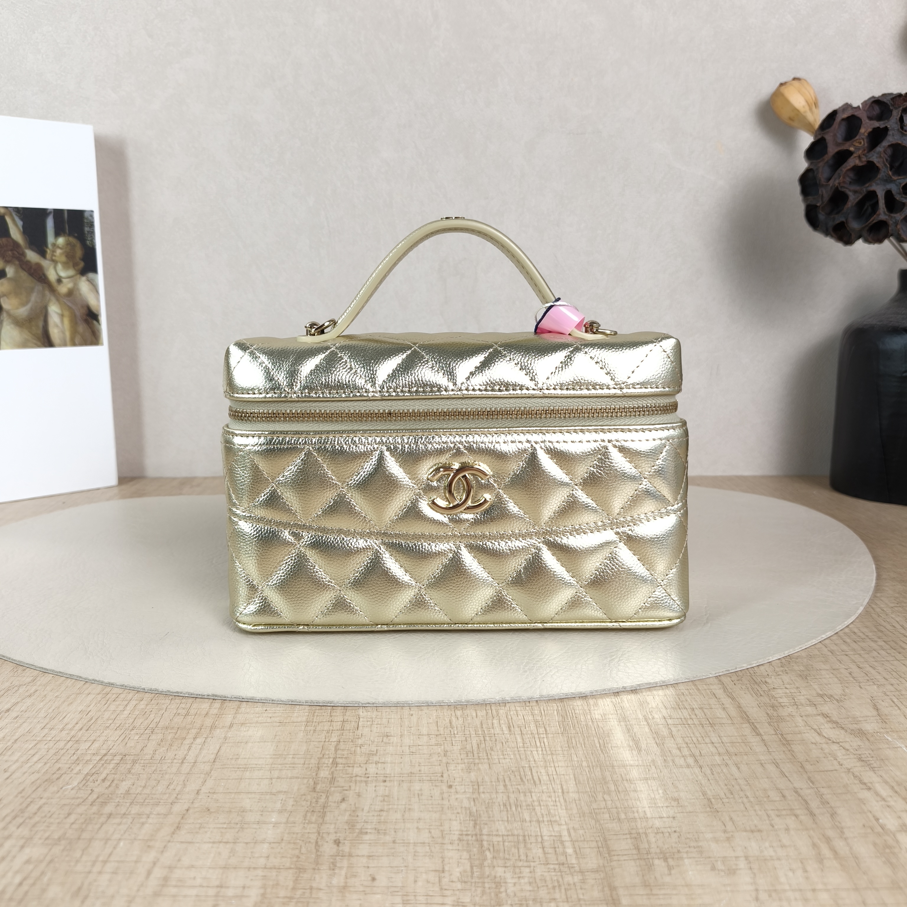 Chanel Crossbody Bag Gold Calfskin One Size19 × 5 × 11.5 cm