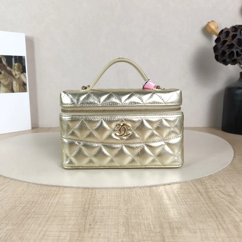 Chanel Crossbody Bag Gold Calfskin One Size19 × 5 × 11.5 cm