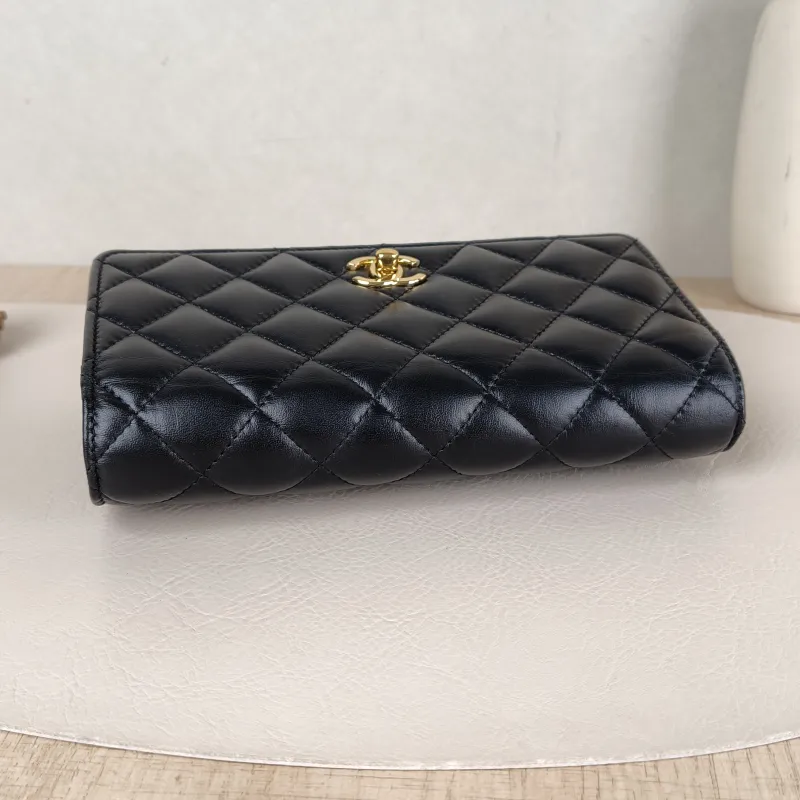 Chanel Crossbody Bagcf woc Black Calfskinmini19.2 × 3.5 × 12.3 cm — detail view 15 of 15