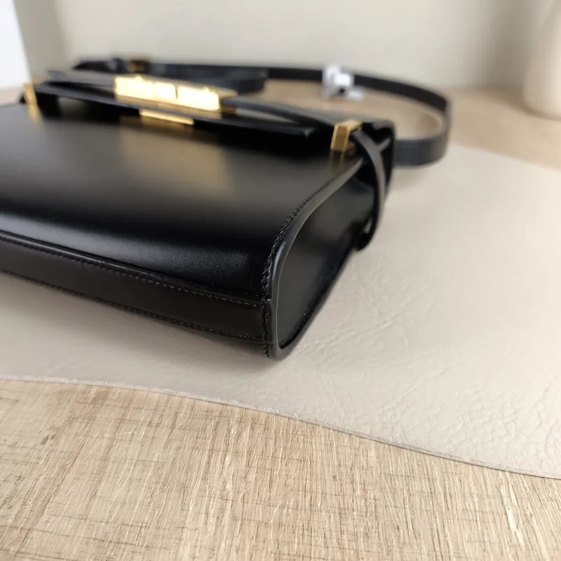 SAINT LAURENT Crossbody Bag MANHATTAN Black Calfskin Mini 19 × 14 × 4 cm — detail view 4 of 11