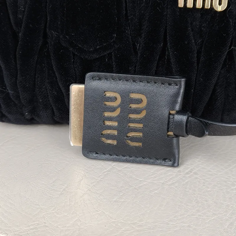 Miumiu Top Handle Bag Arcadie MatelasséCollection Edition Black Velvet Medium 23 × 7.5 × 11 cm — detail view 4 of 10