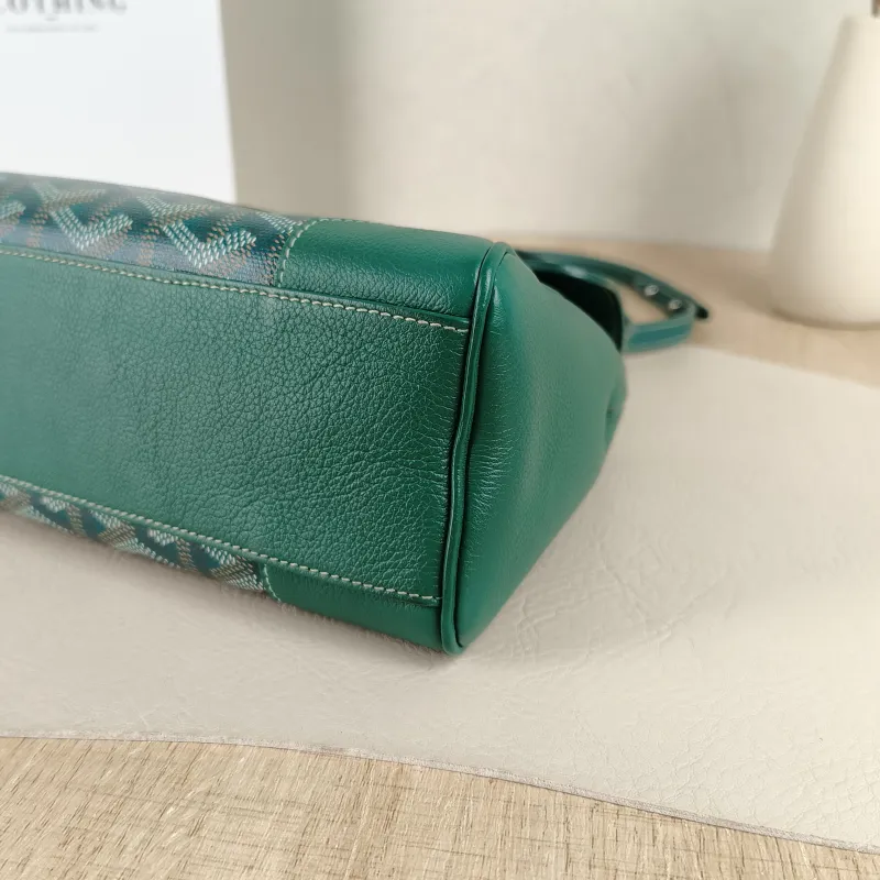 GOYARD Crossbody Bag Saïgon Green PV Cmini20 × 7.5 × 15 cm — detail view 8 of 10