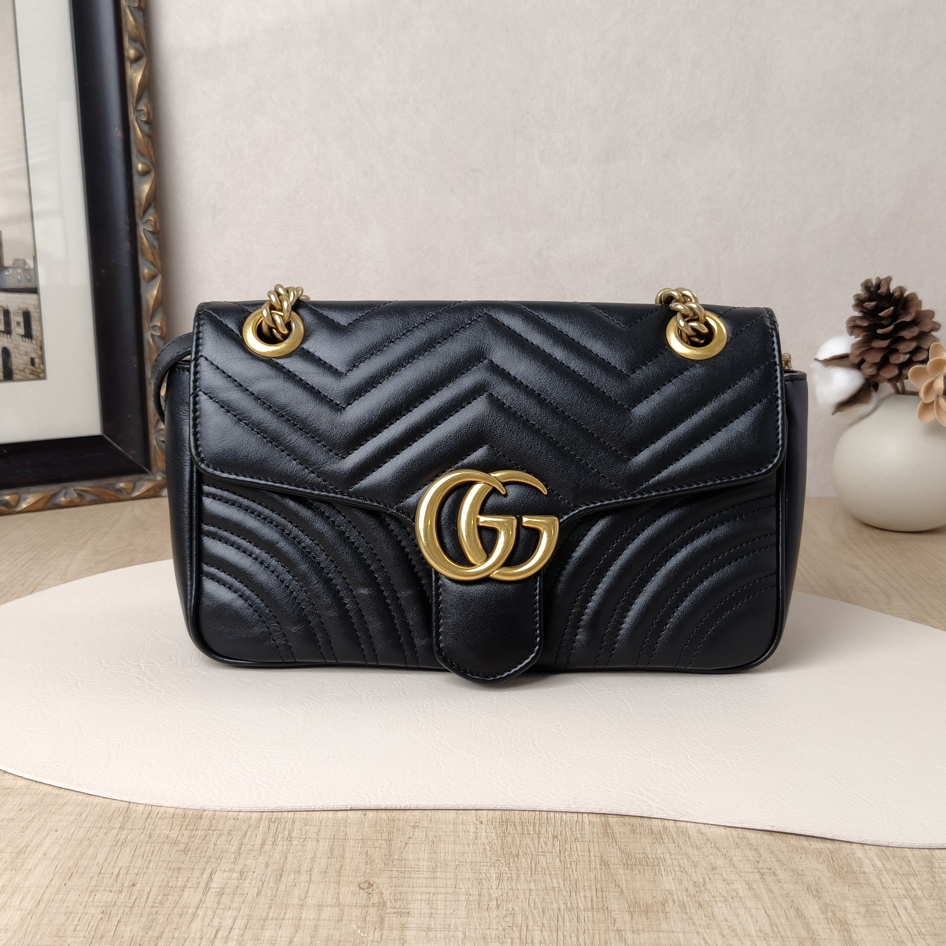 GUCCI Crossbody Bag GG Marmont Medium Marmont 26Black CC alfskin Medium26 × 7 × 15 cm