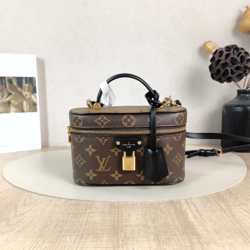 Louis Vuitton Shoulder Bag VANITY Cosmetic Bag Monogram PVC Small19 × 11 × 13 cm