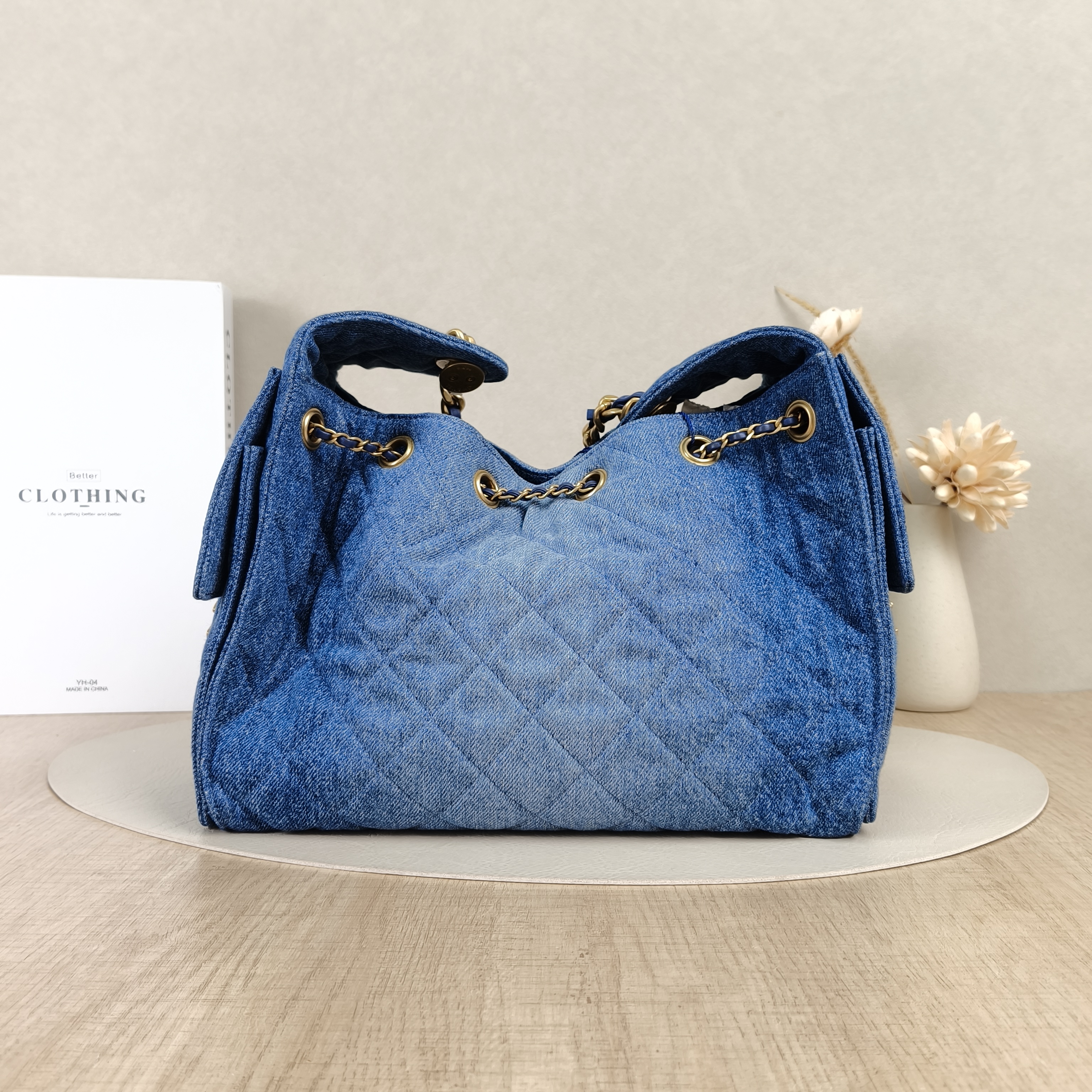 Chanel Shoulder Bag25Bag Small23 × 14 × 23 cm — cover view 2 of 8