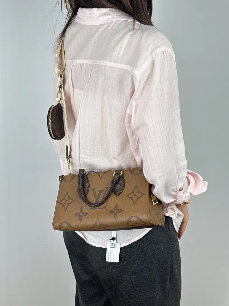 Louis Vuitton Crossbody Bag Onthego East West Monogram PVC Small25 × 10 × 13 cm — on-model view 2 of 2