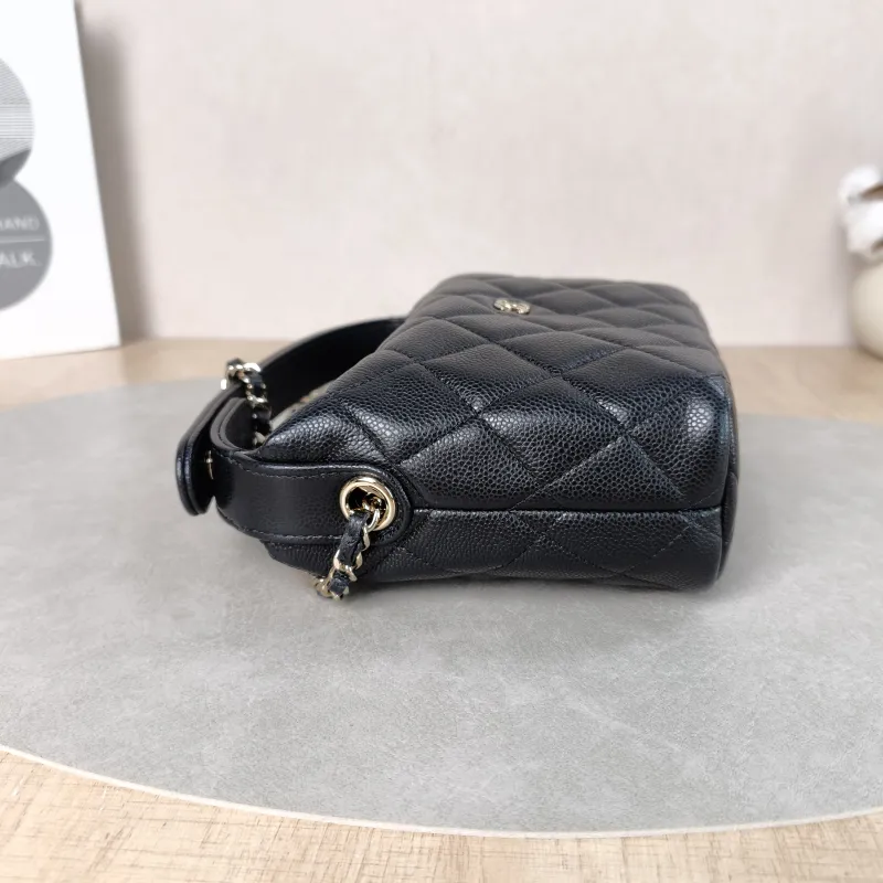 Chanel Crossbody Bag25c Vanity Case Bag Black Grained Calfskin15.5 × 6 × 12 cm — detail view 14 of 16