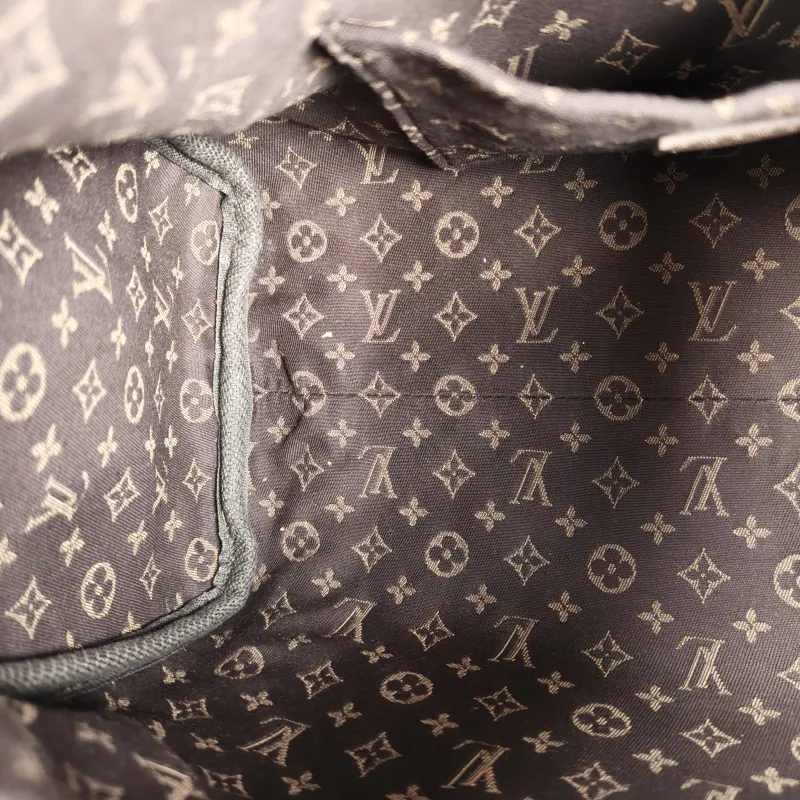 Louis Vuitton Shoulder Bag EXPRESS Shoulder Bag Grey Calfskin Small 26 × 13.5 × 17 cm — detail view 5 of 14