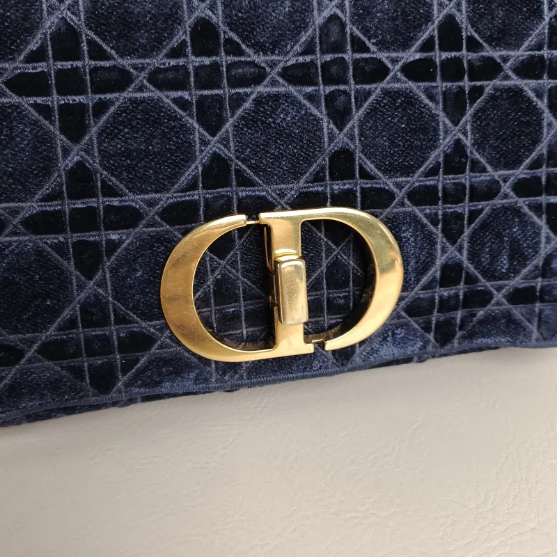 DIOR Crossbody Bag Caro Chain Bag Blue Velvet Medium 25.5 × 9 × 15.5 cm — detail view 10 of 12