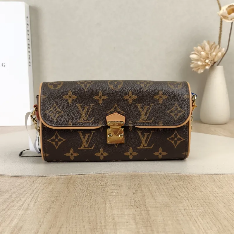 Louis Vuitton Crossbody Bag POCHETTE CAMILLE Monogram PVC One Size20.5 × 6 × 11 cm