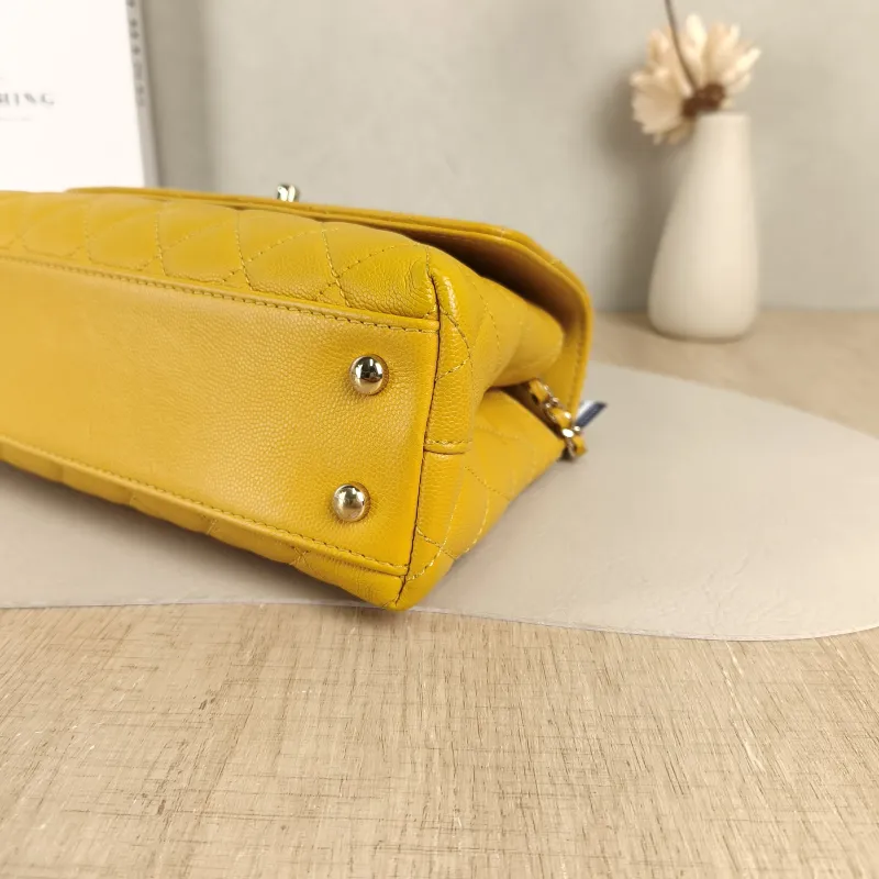 Chanel Crossbody Bag Coco Handle​ Yellow Calfskin Small24 × 10 × 14 cm — detail view 3 of 15
