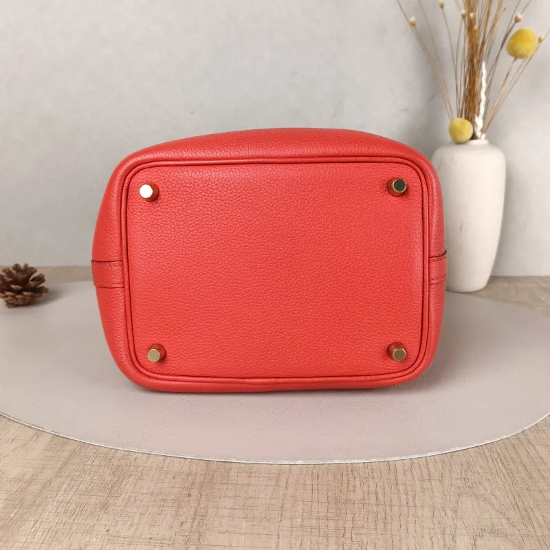Hermès Top Handle Bag Picotin Lock 18 18S3 Red TC Calfskin Small18 × 13 × 18 cm — cover view 3 of 5