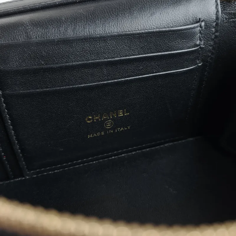 Chanel Crossbody Bag Edition Black with Gold-Tone Hardware Lambskin Mini 16 × 8 × 9.5 cm — detail view 5 of 12