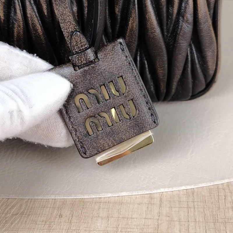 Miumiu Top Handle Bag Arcadie MatelasséCollection Edition Lambskin 25 × 8 × 15.5 cm — detail view 3 of 16