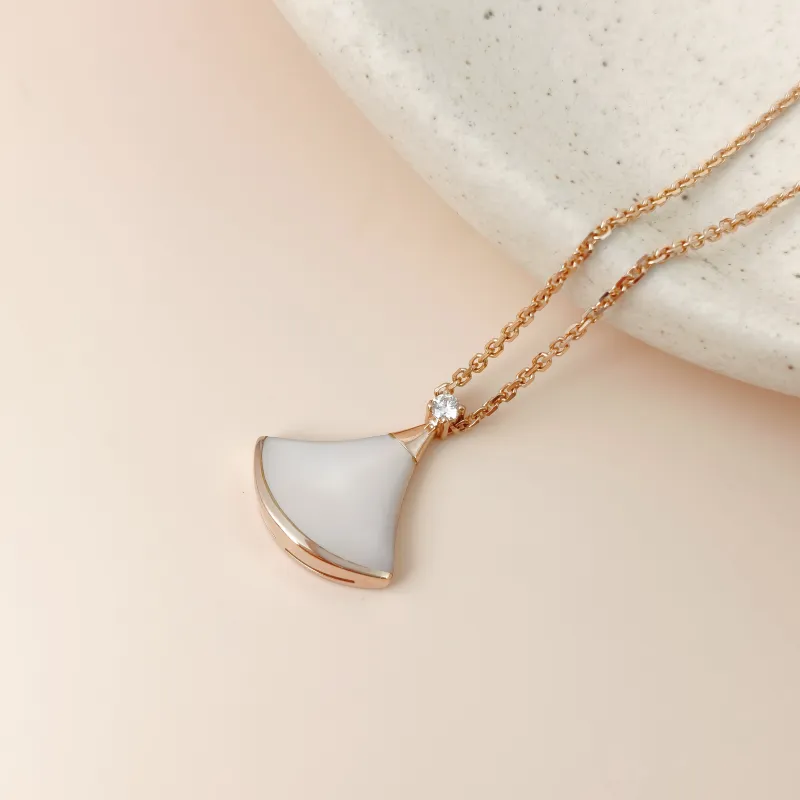 Bvlgari Necklace Divas' Dream White Mother-of-Pearl Diamond18KR ose Gold Small44cm — cover view 5 of 10