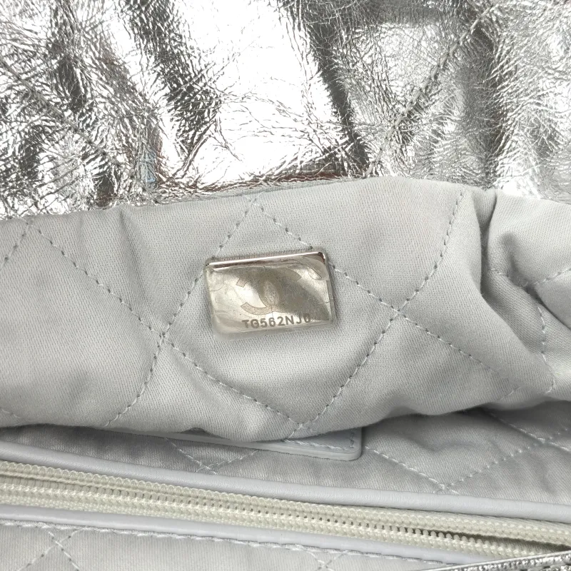 Chanel Shoulder Bag 22Bag Silver Calfskin Small 35 × 7 × 37 cm — detail view 5 of 14