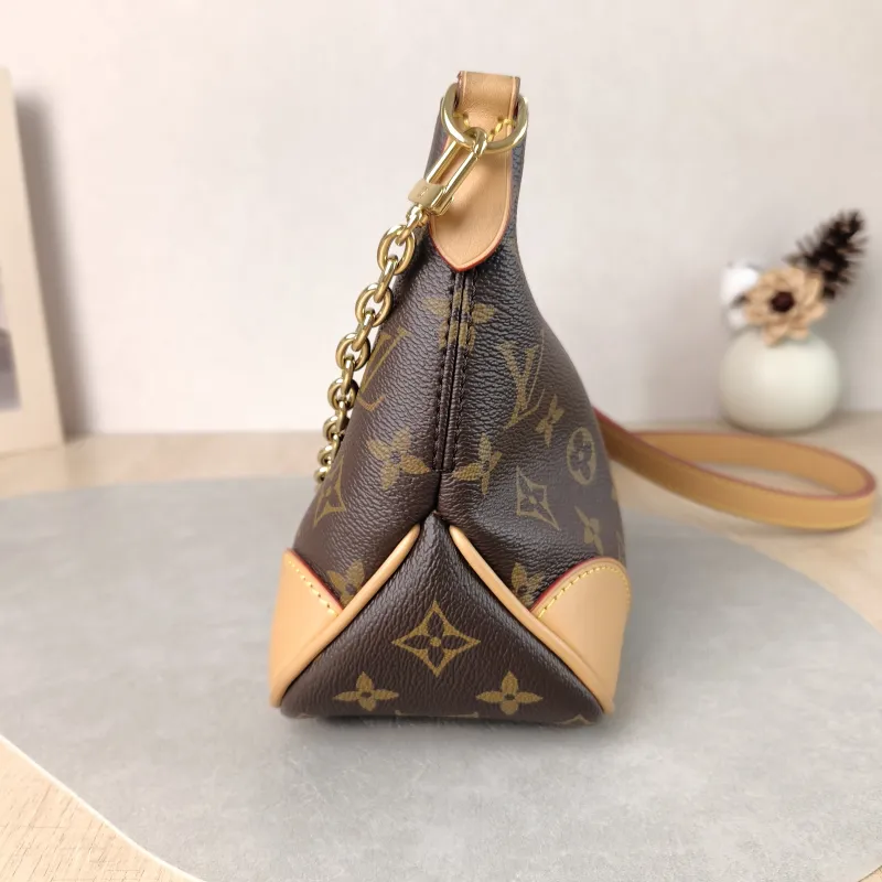 Louis Vuitton Crossbody Bag Boulogne PVC Small 26 × 9.5 × 16 cm — detail view 9 of 12