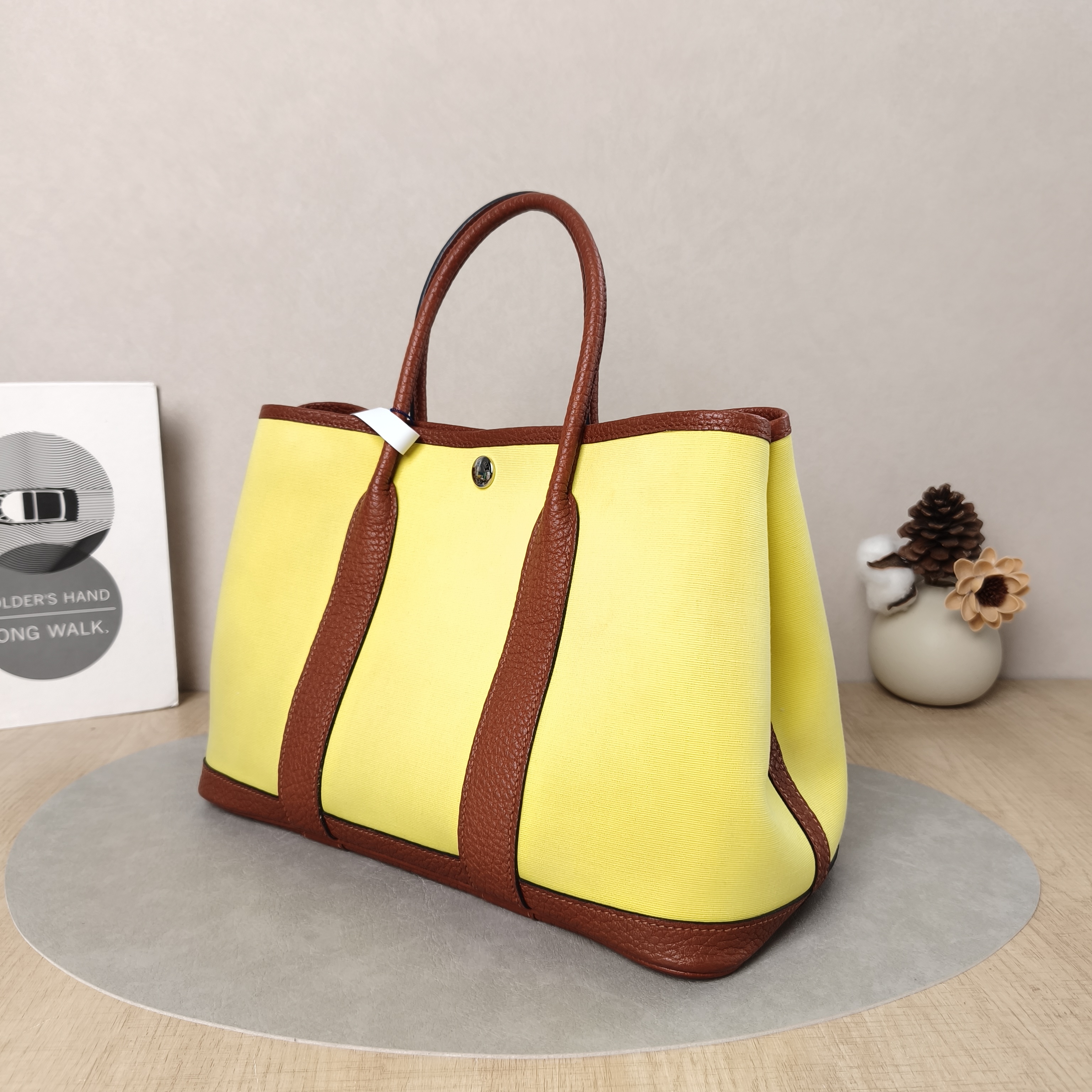 Hermès Top Handle Bag Garden Party 30 30 Canvas · Negonda Calfskin Medium30 × 13 × 21 cm — cover view 2 of 5
