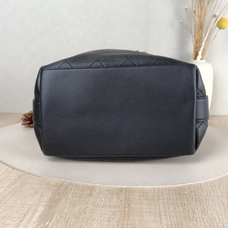 Chanel Shoulder Bag Bucket Bag Black Lambskin 22.5 × 13 × 22 cm — cover view 4 of 5