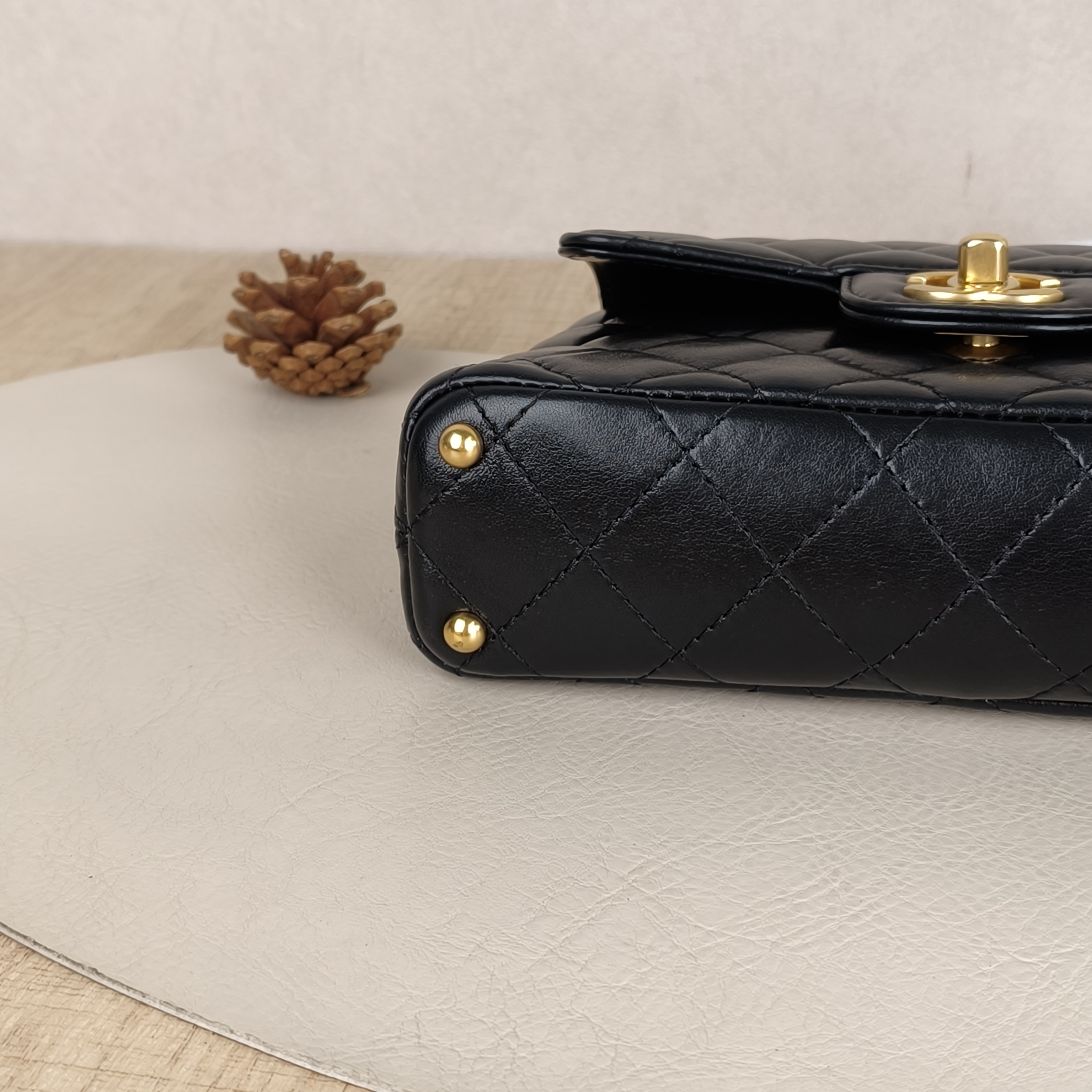 Chanel Crossbody Bag25p Top Handle Crossbody Bag Black Lambskin22 × 6 × 11.5 cm — cover view 3 of 9
