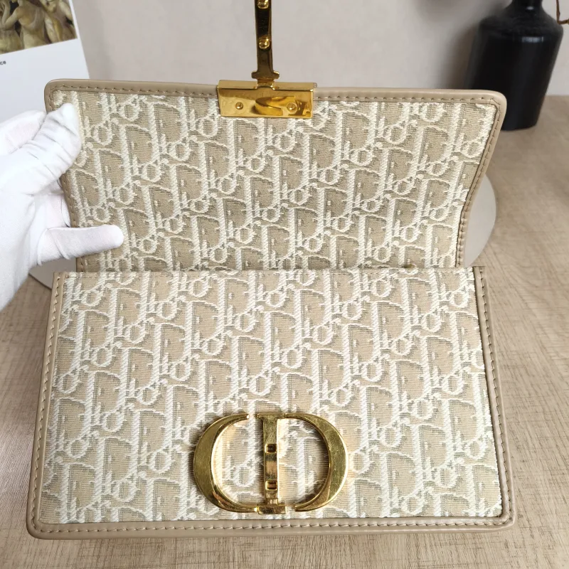 DIOR Crossbody Bag30Montaigne 30Beige Canvas Medium25 × 9 × 16.5 cm — detail view 4 of 9