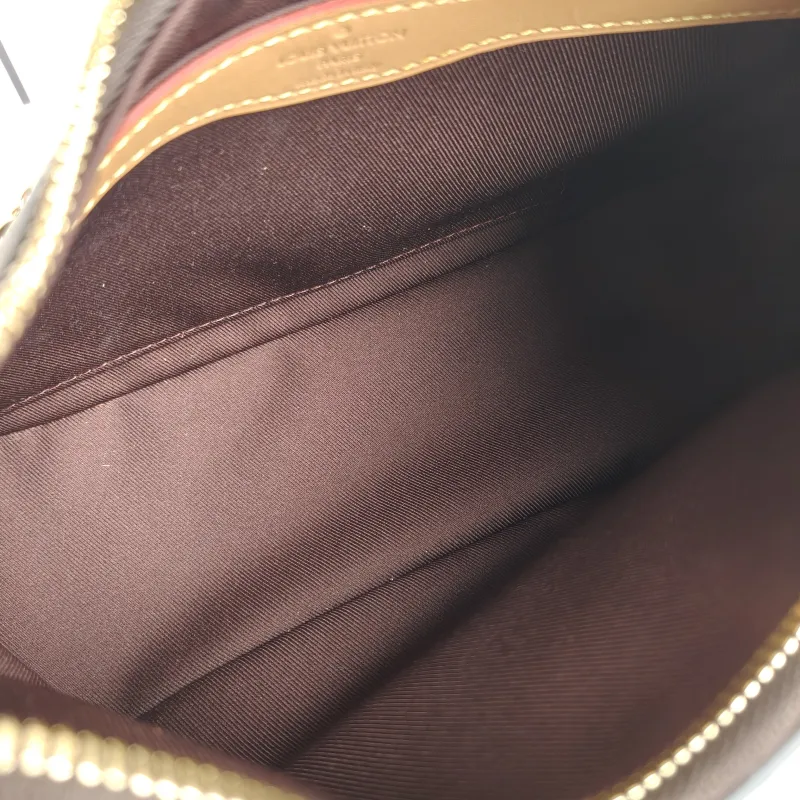 Louis Vuitton Crossbody Bag Boulogne PVC Small 26 × 9.5 × 16 cm — detail view 2 of 12
