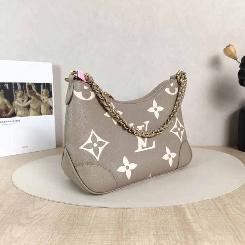 Louis Vuitton Crossbody Bag Boulogne Empreinte Embossed Calfskin Small26 × 9.5 × 16 cm — cover view 6 of 6