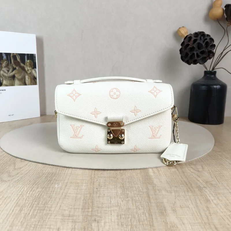Louis Vuitton Crossbody Bag Pochette Métis East West White · Pink Calfskin Small 21.5 × 6 × 13.5 cm