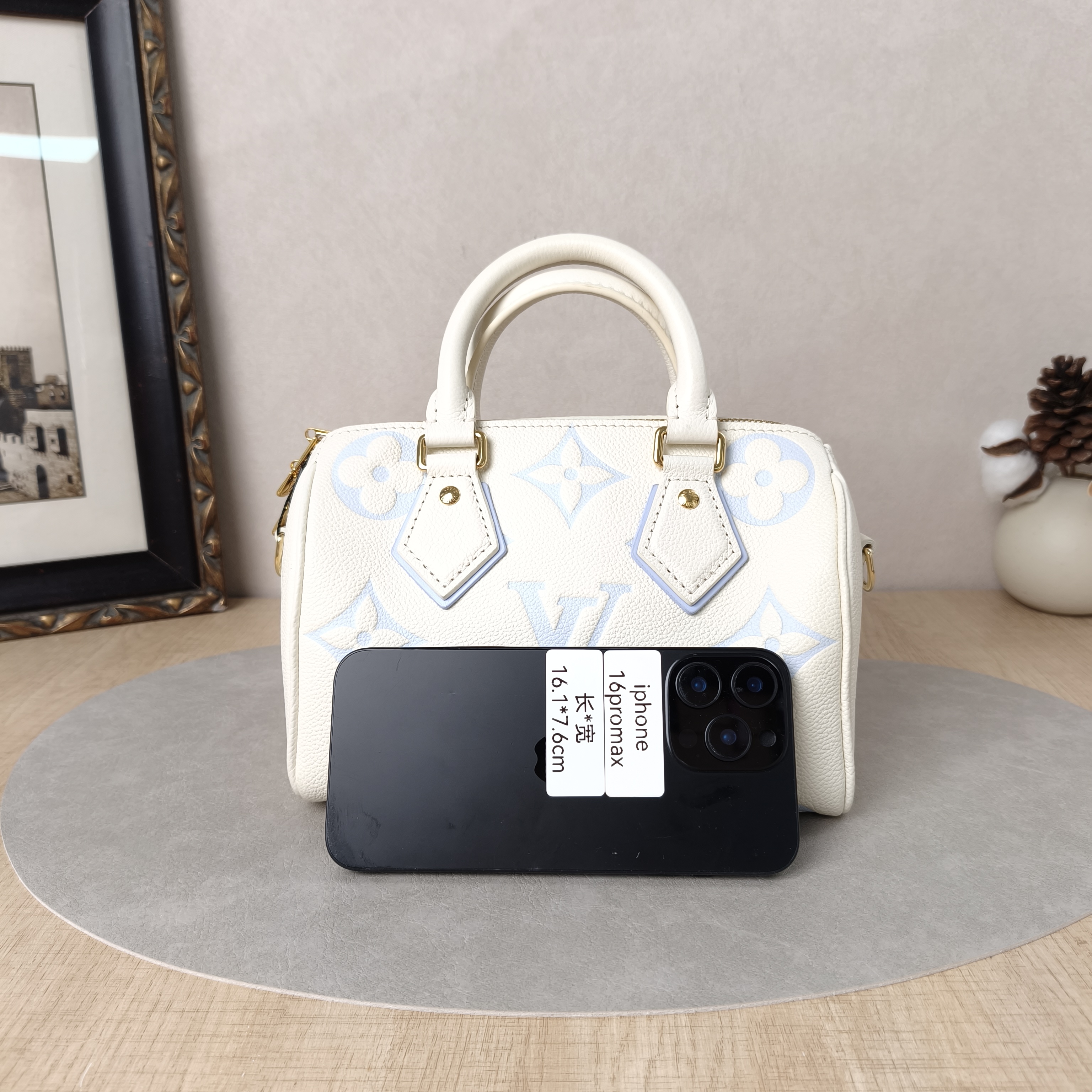 Louis Vuitton Crossbody Bag Speedy20 White · Blue Monogram Empreinte Embossed Calfskin Small20.5 × 12 × 13.5 cm — cover view 5 of 6