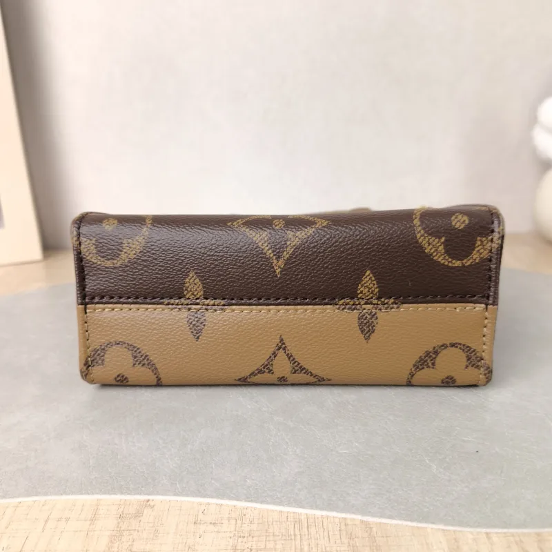 Louis Vuitton Crossbody Bag Onthego BB Monogram PVC BB 18 × 8.5 × 15 cm — cover view 3 of 6
