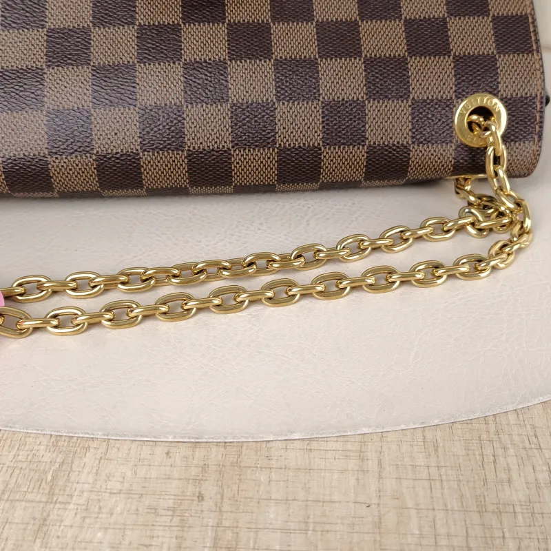 Louis Vuitton Shoulder Bag VAVIN Red · PVC Small 25 × 9.5 × 17 cm — detail view 12 of 14