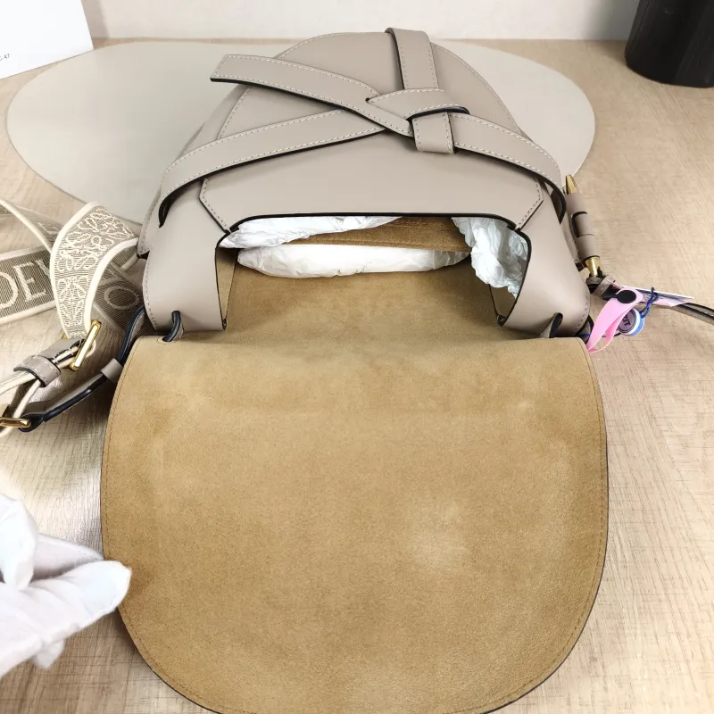 LOEWE Crossbody Bag Gate Calfskin Medium 25 × 11.5 × 19 cm — detail view 3 of 12