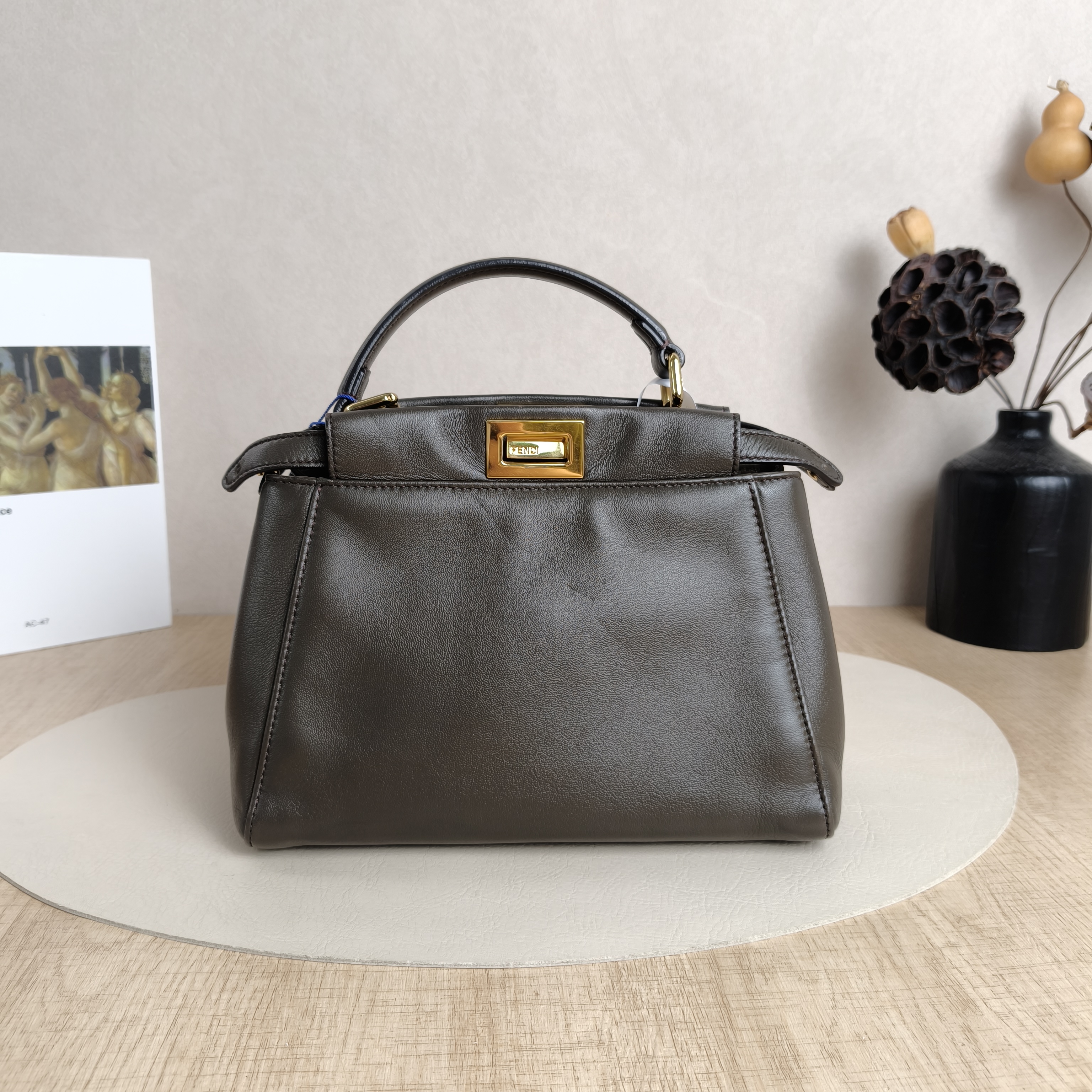 FENDI Crossbody Bagpeekaboo lconic Crossbody Bag Lambskin Small23 × 11 × 18 cm — cover view 3 of 6